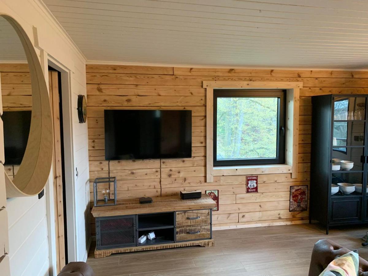 Gites Douillets : Chalet Sur Pilotis Houyet المظهر الخارجي الصورة