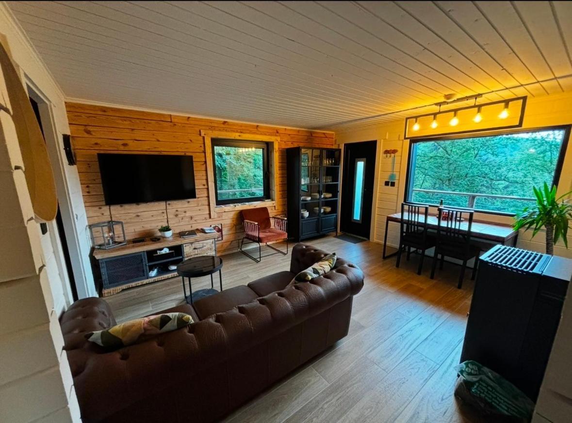 Gites Douillets : Chalet Sur Pilotis Houyet المظهر الخارجي الصورة