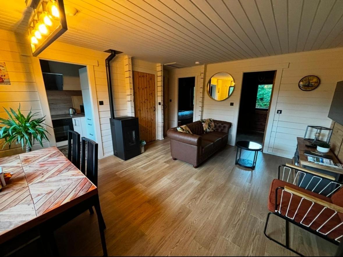Gites Douillets : Chalet Sur Pilotis Houyet المظهر الخارجي الصورة
